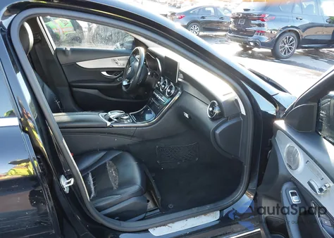 2015 Mercedes-Benz C 300 4Matic из США, поврежденный, VIN 55SWF4KBXFU064635